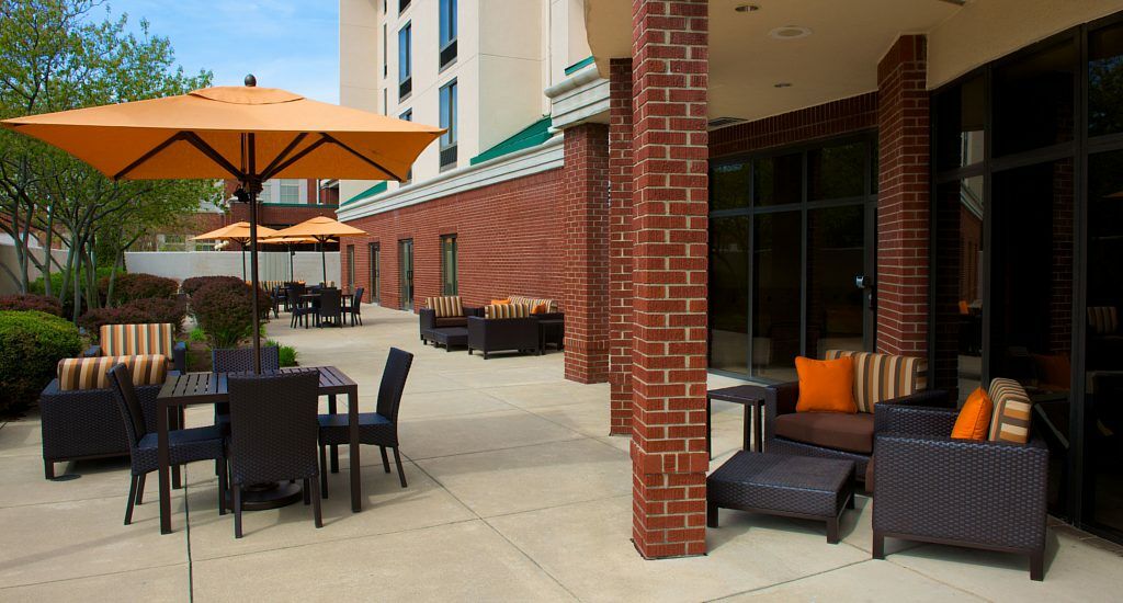 Courtyard By Marriott Bloomington Hotel Exterior photo